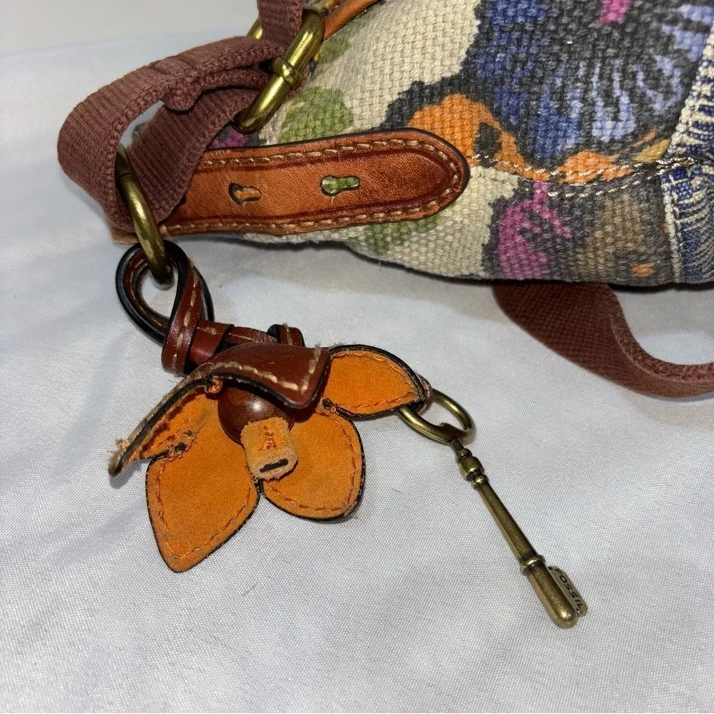 FOSSIL Vtg Boho Floral Canvas Suede Leather Crossbody Shoulder Bag - Picture 4 of 14